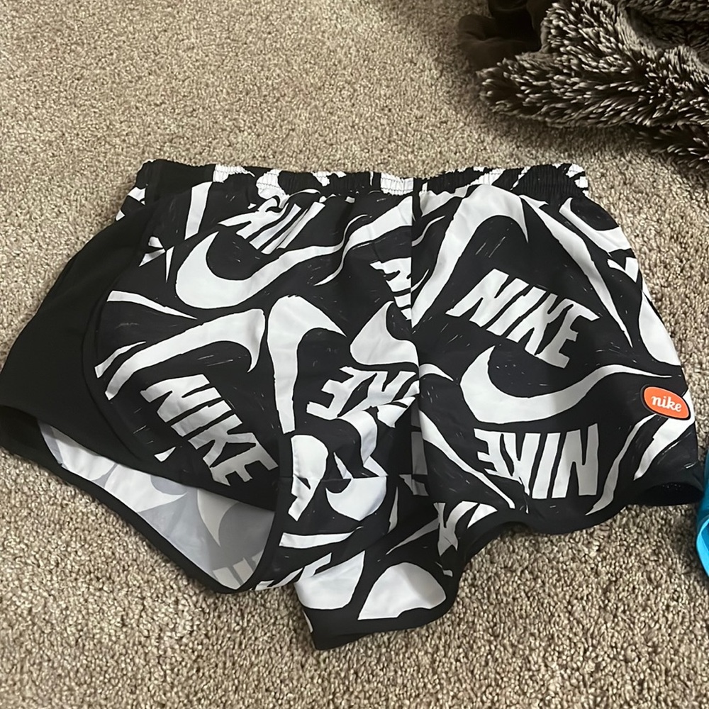 kids large nike shorts